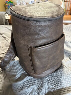thirty-one Brown Faux Leather backpack cooler Great condition